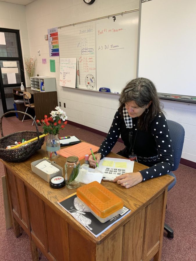Long term substitute Bethann Vaubel uses her prep hour to make lesson plans, change seating charts and grade. “The day is going well, and they will continue to get better,” Vaubel said.