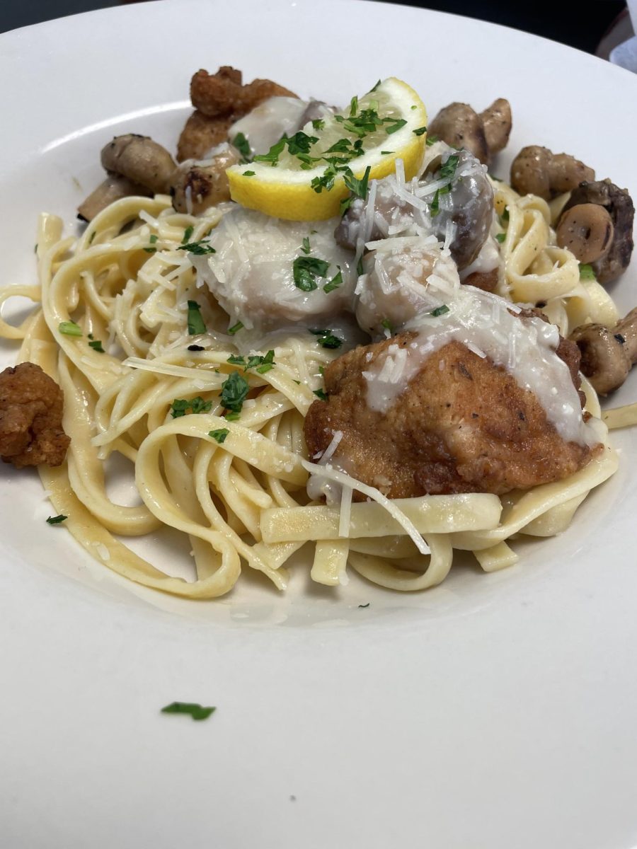 The special of the day was chicken limon over alfredo with mushrooms. There was an explosion of flavor when the chicken was mixed with the sauce.